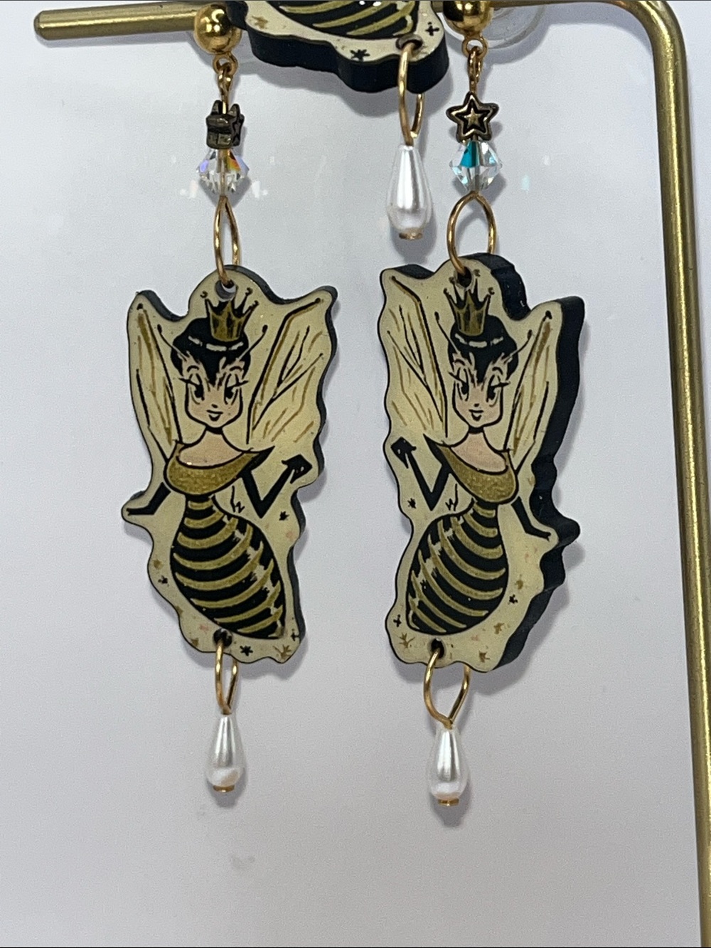 Rare Designs From The Deep Gold Queen Bee Fairy Dangle Earrings & Brooch - Picture 3 of 7